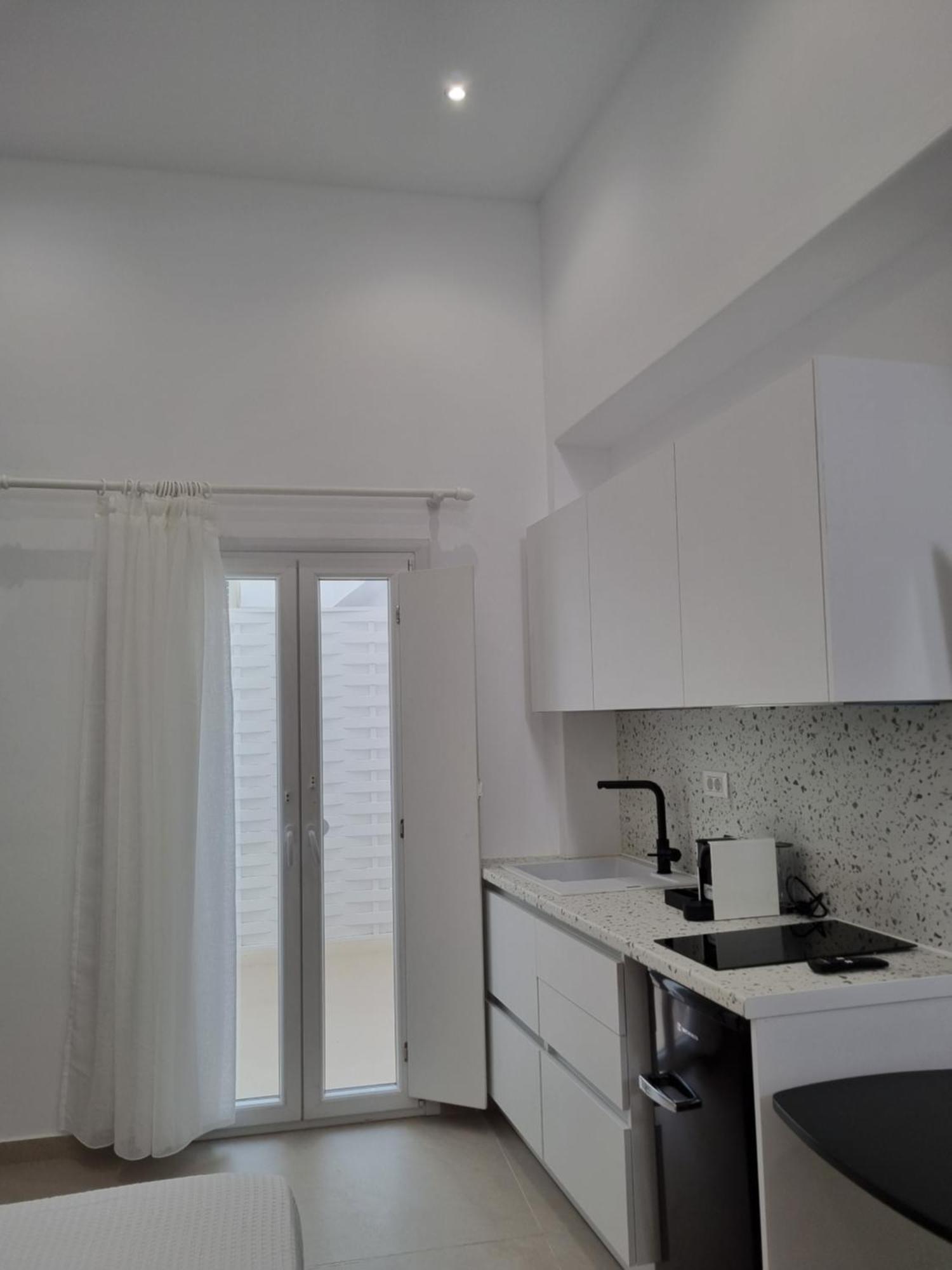 Majo Suites Hotel Айя-Анна Экстерьер фото