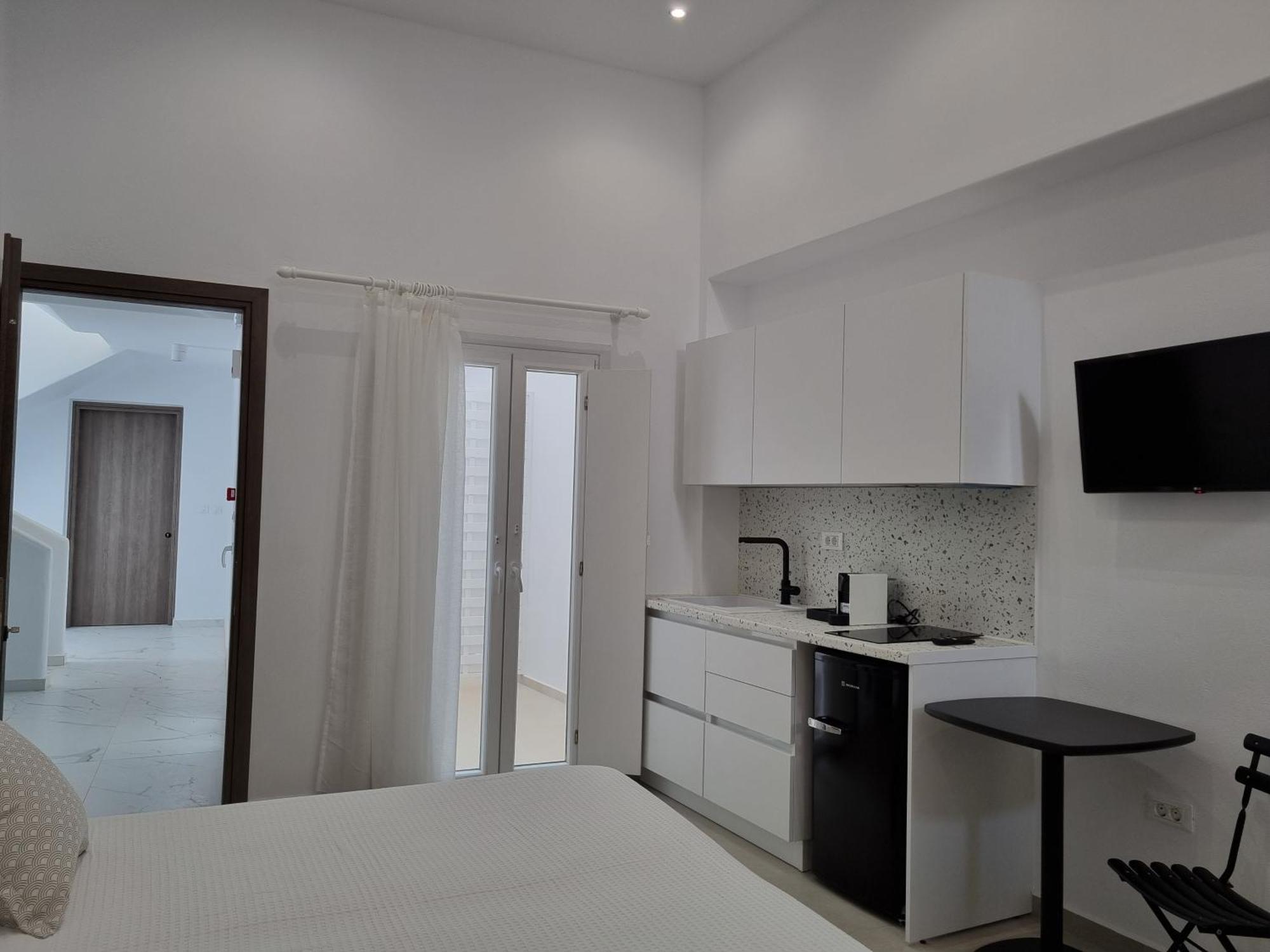 Majo Suites Hotel Айя-Анна Экстерьер фото