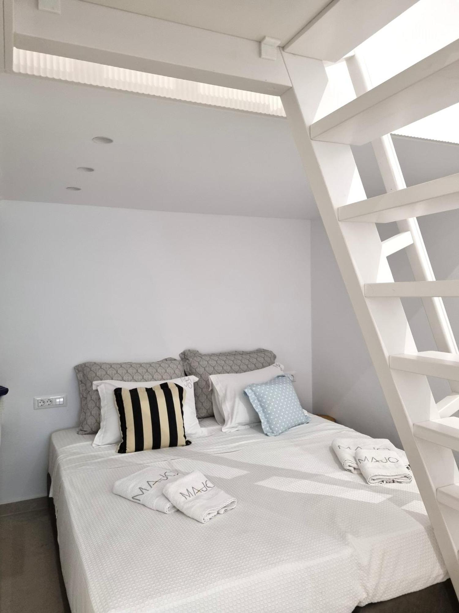 Majo Suites Hotel Айя-Анна Экстерьер фото